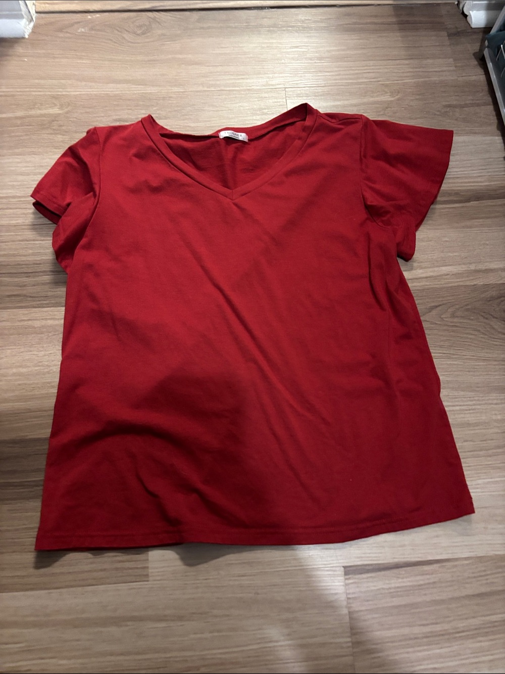 Everyday V-Neck Short Sleeve Tee in Maroon